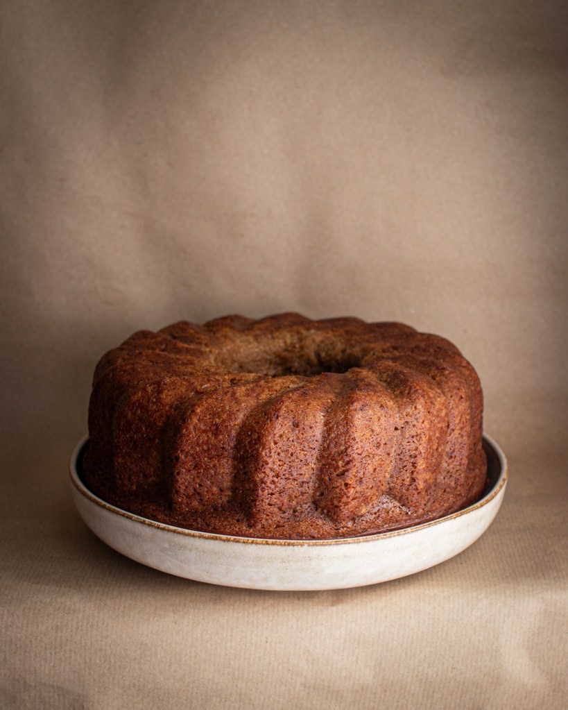 Vegán almás-fahéjas-kardamomos kuglóf