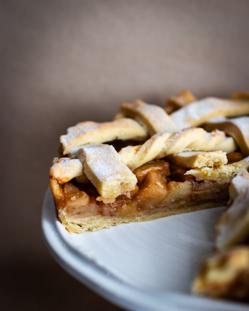 Vegán almás pite tortatartón.