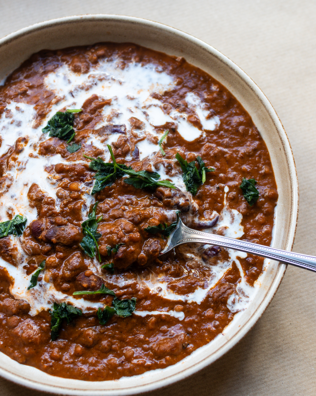 Vegán dal makhani, azaz indiai lencsefőzelék,