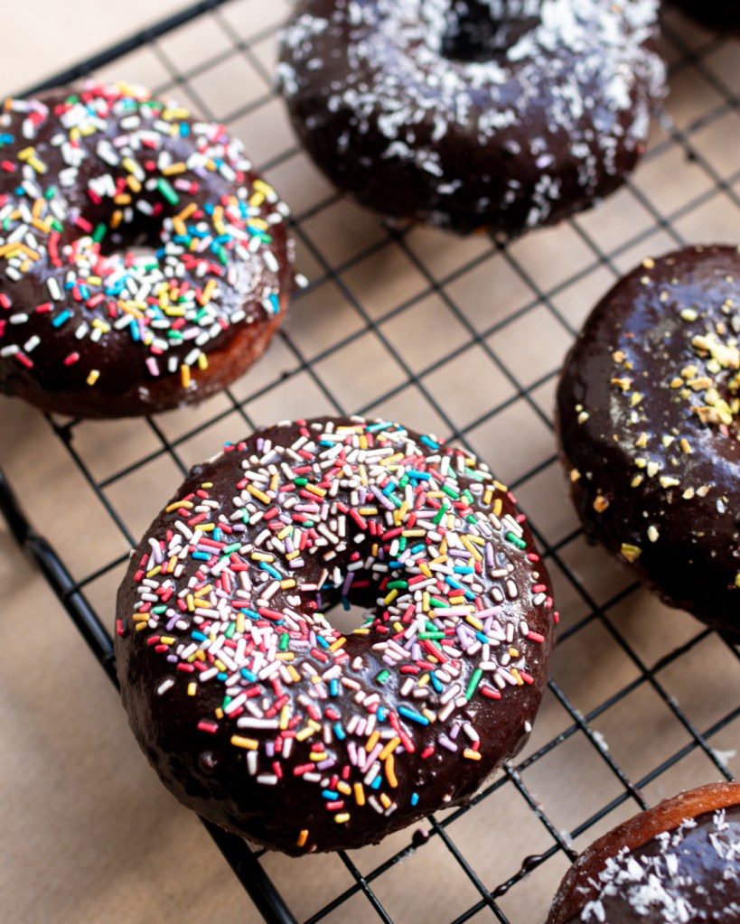 Vegán fánk tej és tojás nélkül.