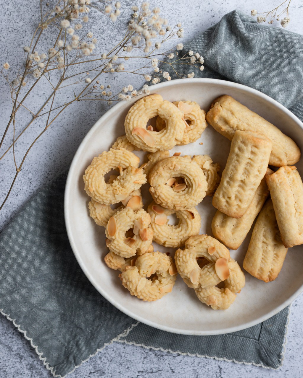 Vegán dán „vajas” teasütemény&nbsp;mandulával