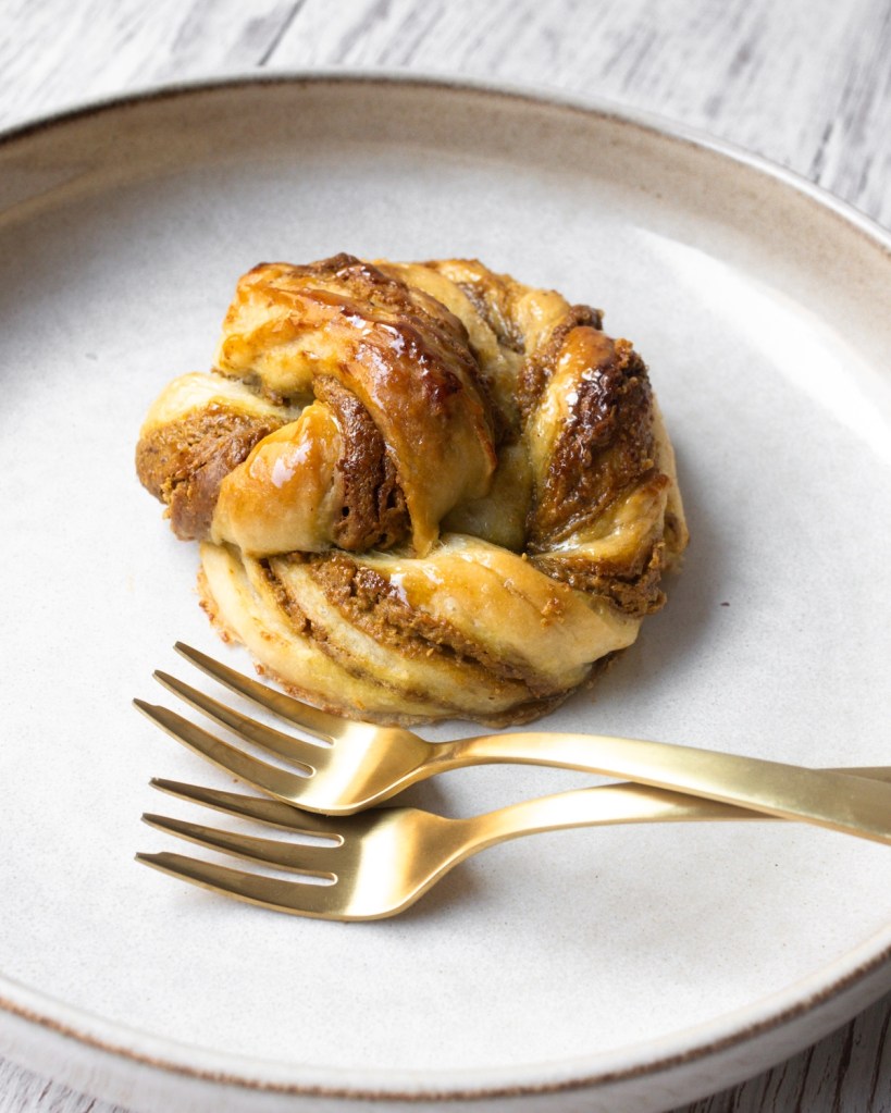 Vegán pisztáciás mini babka.